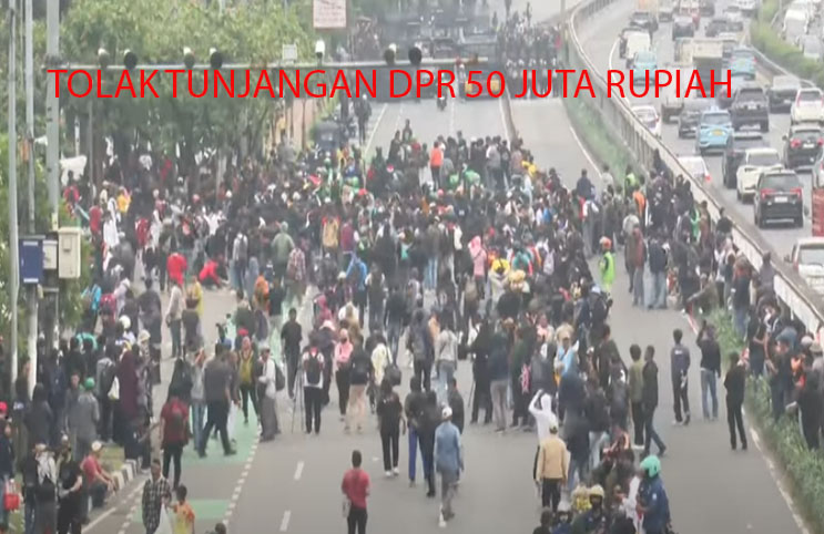 Kericuhan Warnai Demo 25 Agustus 2025 Di Gedung DPR, Tunjangan Anggota Jadi Sorotan Utama